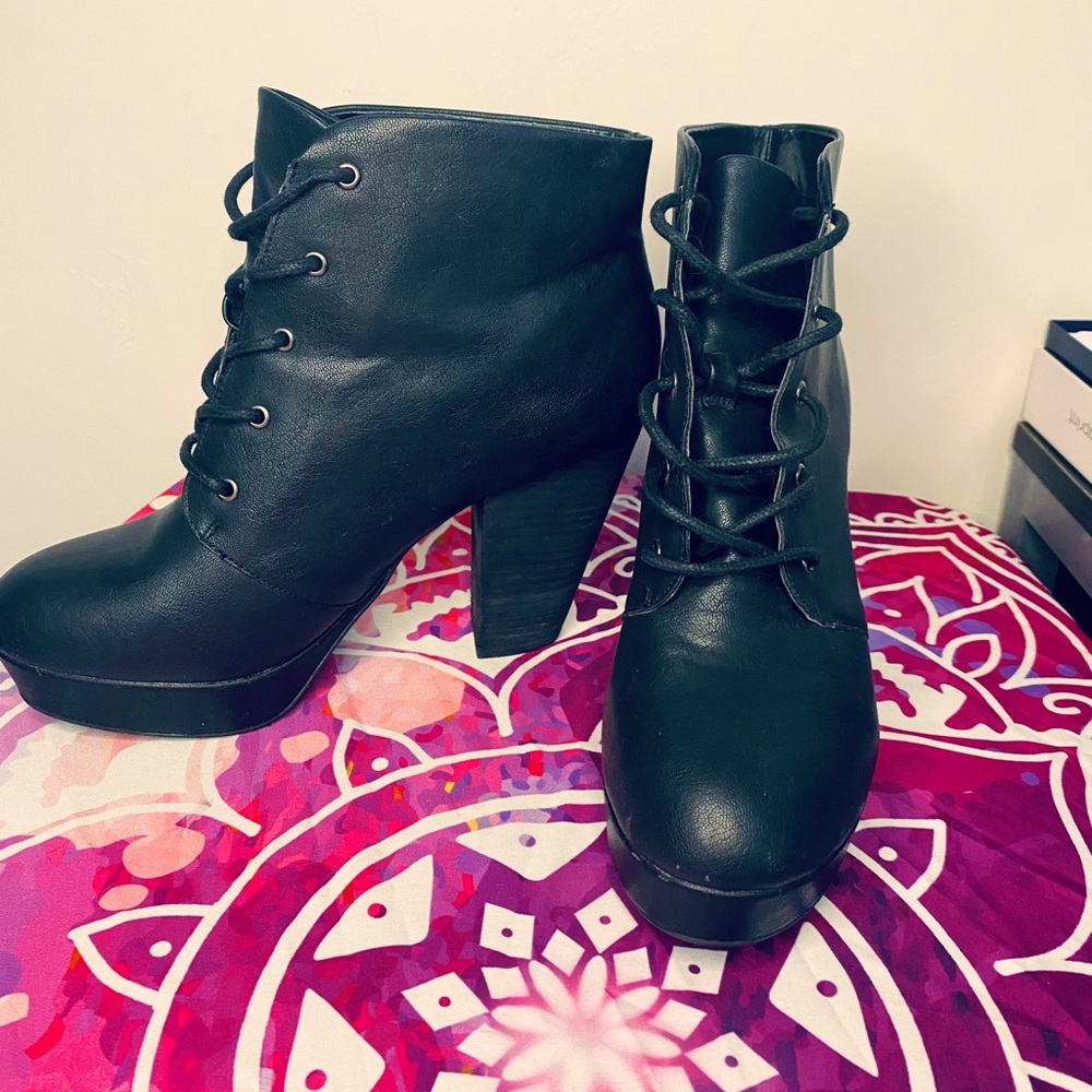 Madden girl laced boots